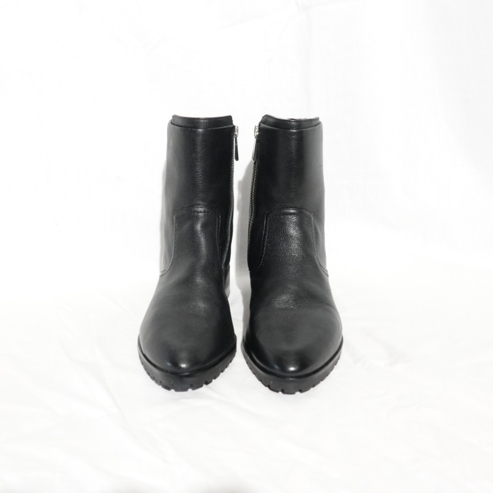 MICHAEL KORS Black Triple Zippered Ankle Moto Boots w/Lugg Soles, size 8½M - Picture 6 of 11